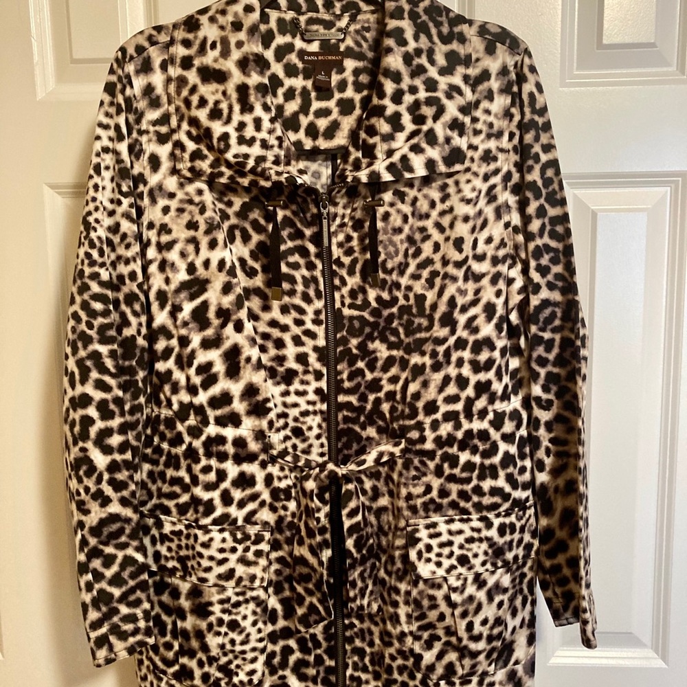 DANA BUCHMAN LEOPARD PRINT JACKET WITH ZIPPER